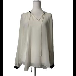 Kenneth Cole Long Sleeve Pleated Back Career Blouse Small Ivory With Black Trim